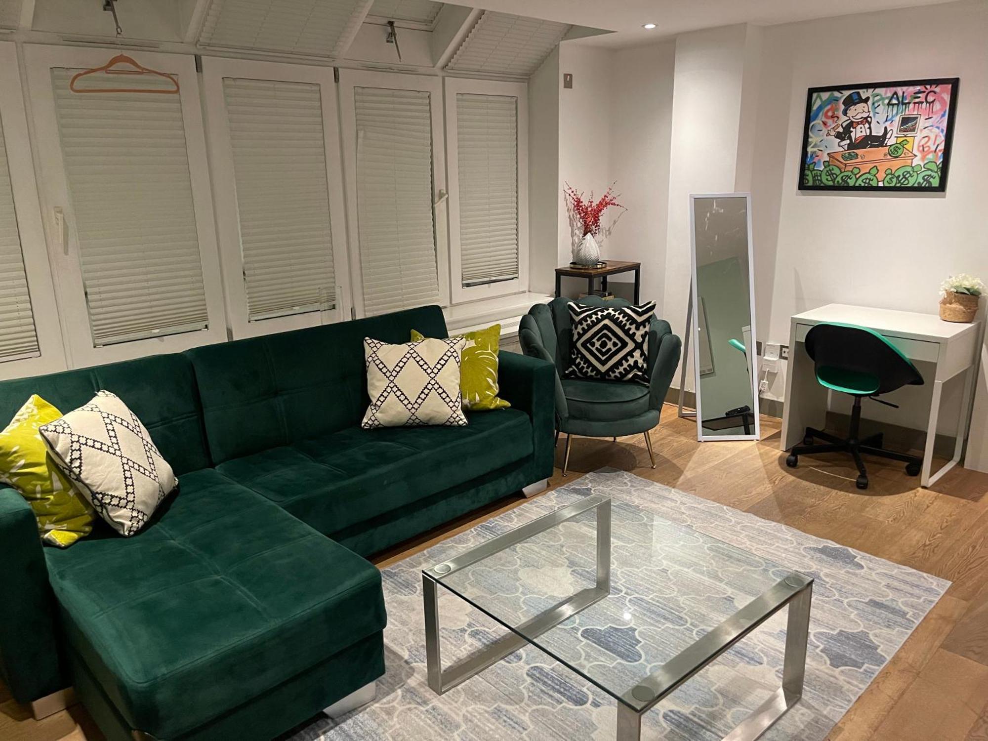 Apartament Hernstons Place Londra